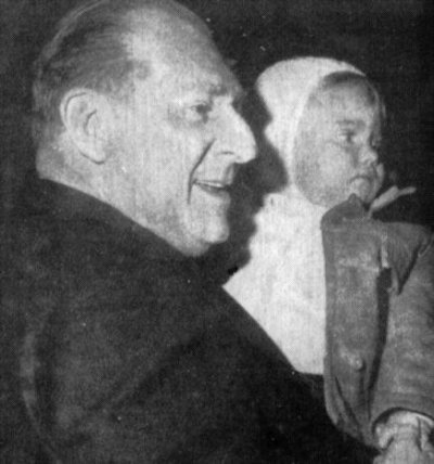 1970___Felipe_with_his_grandfather_Don_Juan.JPG