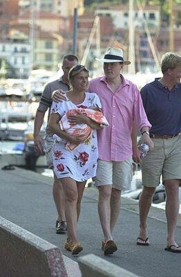 Italy_Porto_Ercole_2002_07_Prince_Constantijn_and_Laurentien_Brinkhorst_and_daughter_Eloise__2.JPG