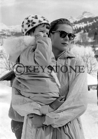 1960_Caroline with Grace ski.jpg