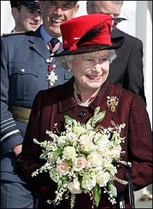 _41127297_queen_flowers_pa.jpg