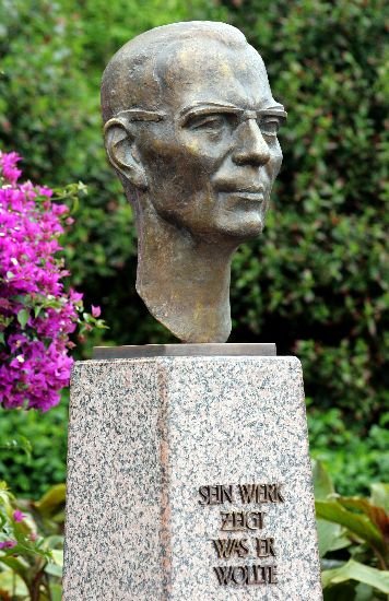 memorial bust1.jpg