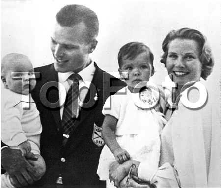 1958_Grace & kids & brother.jpg