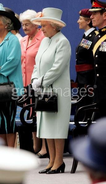 TheQueenattheUnveilingWomenMonument9thJuly.jpg