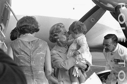 6 Polfoto 24-07-1966 5 Dronning Anne-Marie og prinsesse.jpg