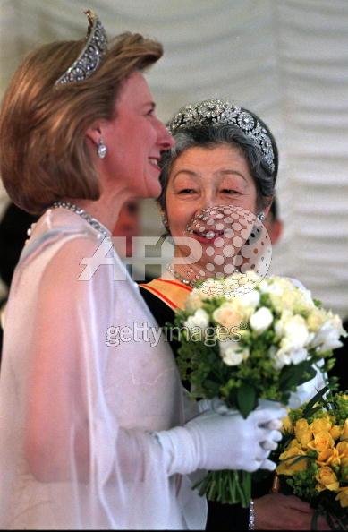 Empress Michiko & Duchess ofGloucester UK 1998.jpg