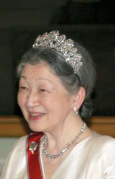Empress Michiko Norway May 05 unknown tiara.jpg