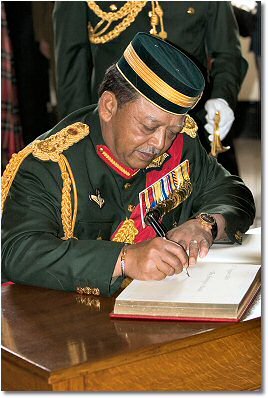 Tuanku di Sandhurst 4.jpg