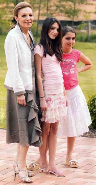 Shahbanou Farah and granddaughters Noor & Iman.jpg