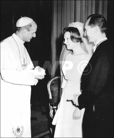 Prins Carlos Hugo & prinses Irene langs bij de paus.jpg