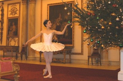 Buckingham Palace, dancer & tree.jpg