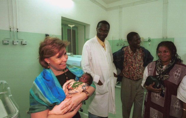 sjukhus Dakar, Sengegal april 2000.jpg