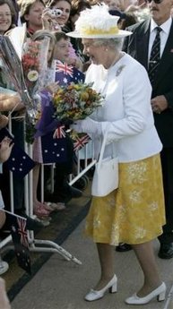 Arrival of the Queen in Canberra on Sunday 12 March 2006 4.jpg