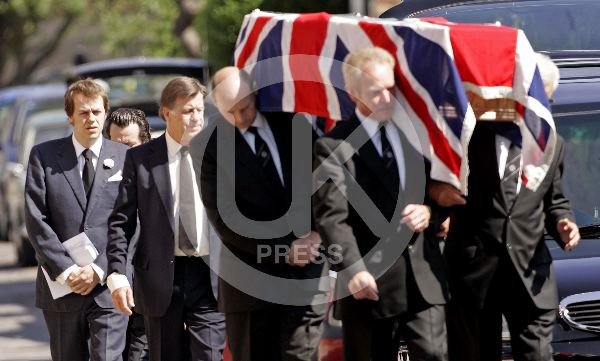 Bruce_Shand_Funeral_21-UKP.jpg