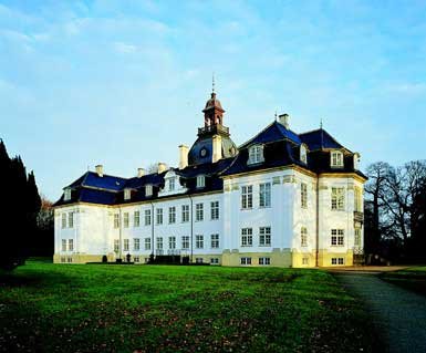 Charlottenlund_Palace.jpg