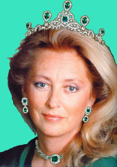 Paola_nl emerald tiara.jpg