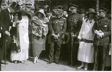 Prince_Leopold_and_Maria_Jose_receive_the_King_and_Queen_of_Romania1925.jpg