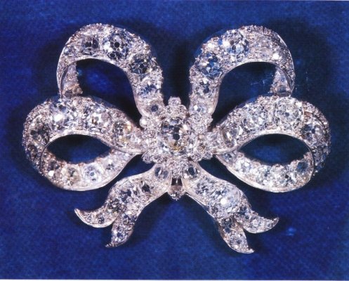 Bow Brooch.jpg