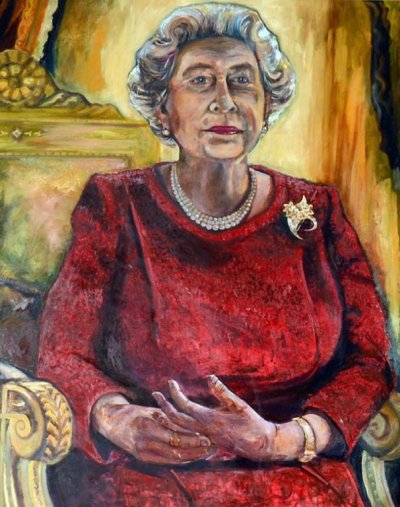 Brooch - Welsh Dafodills - QEII portrait.jpg