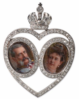 faberge-diamond-platinum-imperial-pendant-provenance-grand-dss-maria-pavlovna.jpg