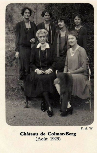 Maria Ana with Charlotte, Hilda, Antoinette, Elisabeth and Sophie · Luxembourg 1929.jpg