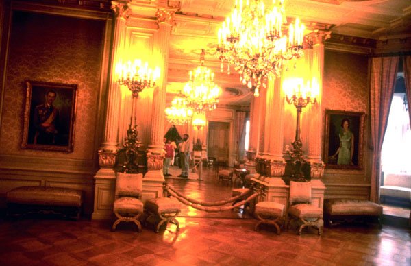 in_palais1.jpg