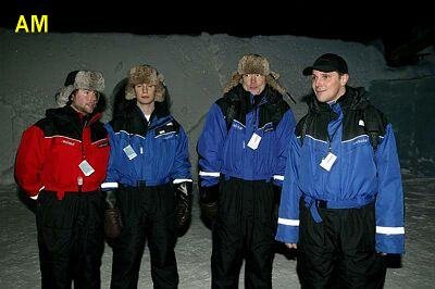 group_at_ice_hotel.jpg