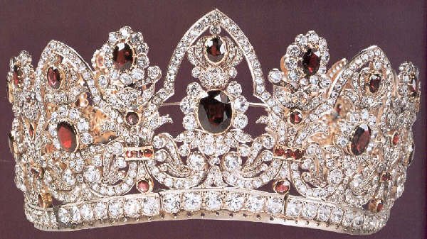 Empress-Marie-Louise's-Bridal-Crown.jpg