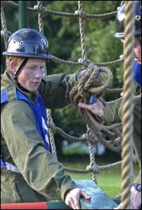 _40107786_harry_climbing_203.jpg