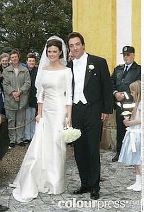 Count Wedell and bride Pernille Poulsen2.jpg