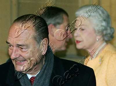 BRITAIN-QUEEN-CHIRAC-WIND_3.jpg