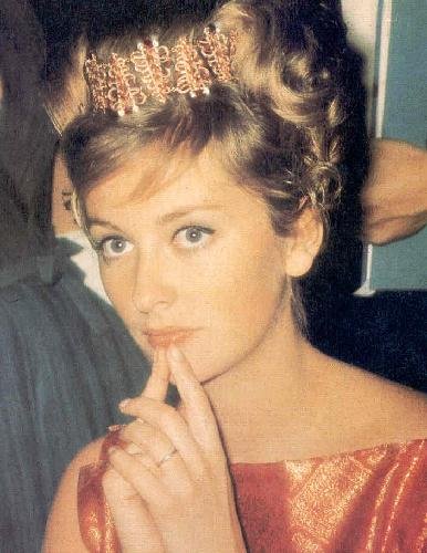 Princess_Paola__s_Modern_Italian_Tiara.JPG