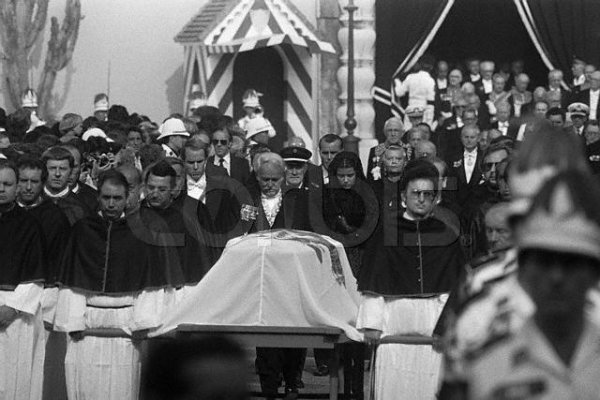 Grace Kelly - Funeral 1.jpg