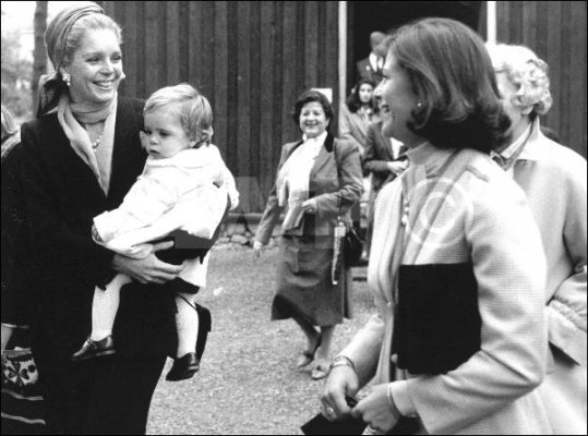 med Drottning Noor & Iman Bint Al-Hussein på Skansen 1984.jpg