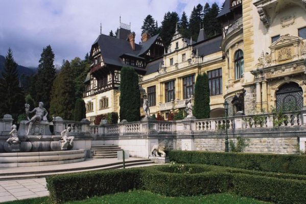 Peles Castle 03.jpg