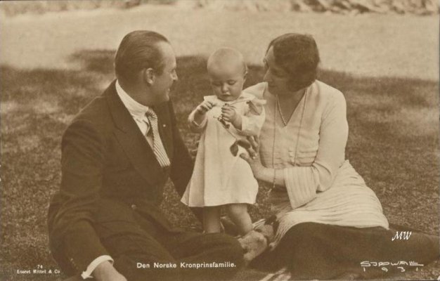 Olav & Märtha & Ragnhild 01.jpg