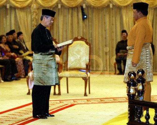 The main hall inside istana negara.jpg