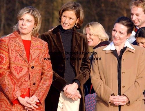 2002__annette_sekreve__laurentien__marilene_van_den_broek__mierlo_2.JPG