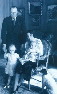 1932family.jpg