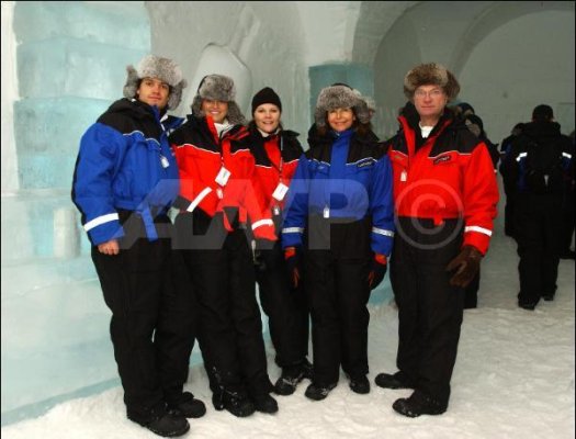 icehotelfamily.JPG