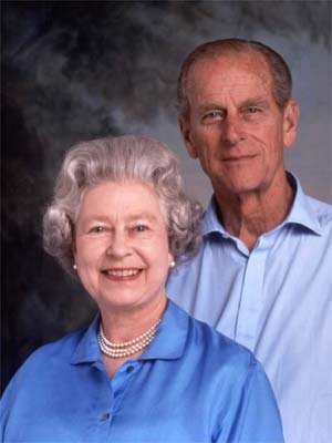 Queen and Duke in blue shirts.jpg