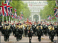 _40613912_trooping2004_apbody.jpg