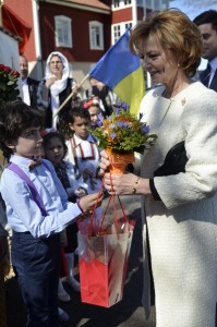 Principesa-Mostenitoare-si-Principele-Radu-a-doua-zi-de-Paste-Centrul-Episcopal-al-Europei-de-Nord-2mai2016-1