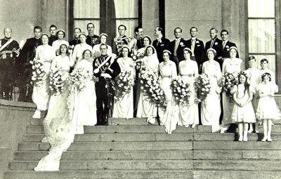 7_januari_1937__bernhard__bruidsmeisjes__bruikloft__groepsfoto__huwelijk__juliana.JPG
