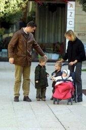 Princess_Cristina___husband_Inaki_Urdangarin_with_their_children_8.JPG