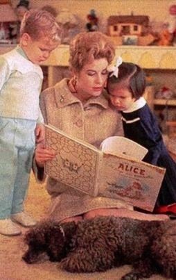 1960_Grace reading to children.JPG