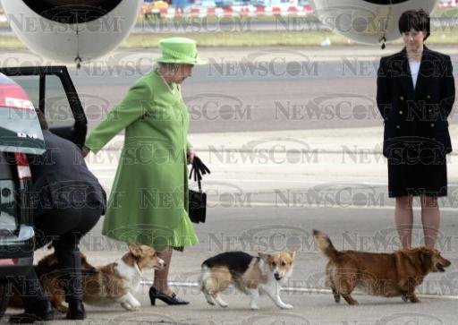 TheQueenHeathrowAirport26thMay.jpg