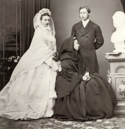 1863 03 Alexandra Edward Victoria a.jpg