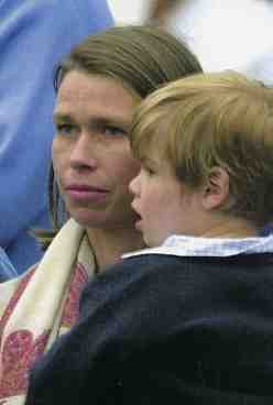 2003 - 4 Juni - Sarah mit Sohn 1.jpg