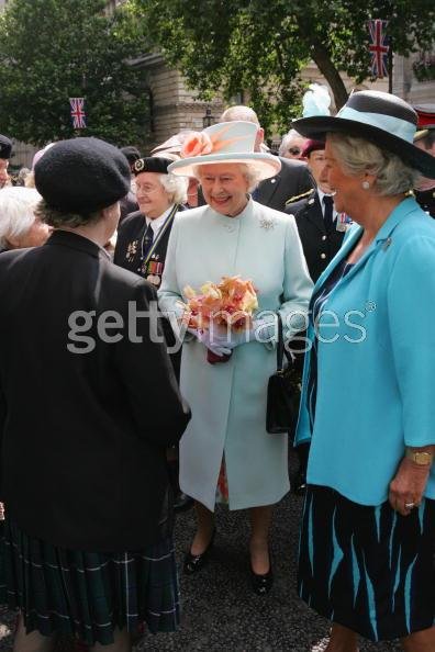 TheQueenVeteransWomenMonument9thJuly.jpg