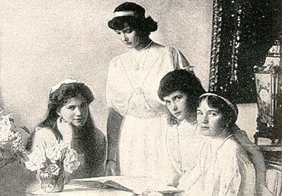 romanov sisters copy.jpg